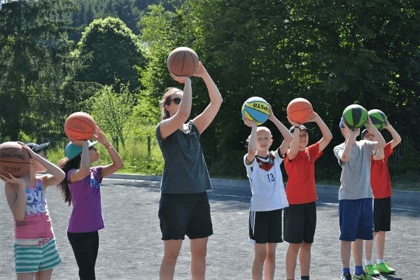 Training für Kinder und Jugendliche im Basketballcamp