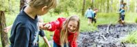 Kinder entdecken die Natur im Feriencamp