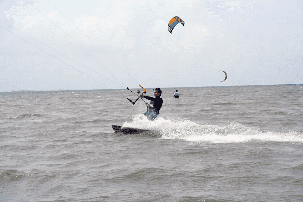 Kiteboarding Feriencamp - Kiter auf Wasser