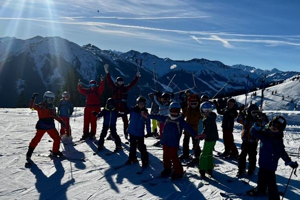 Kindergruppe im Skicamp